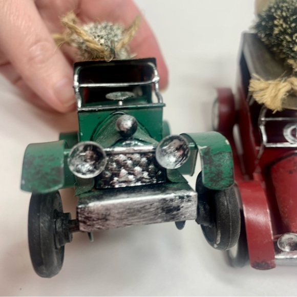 Set of old fashioned style cars ornaments. Red and green. - Picture 6 of 11